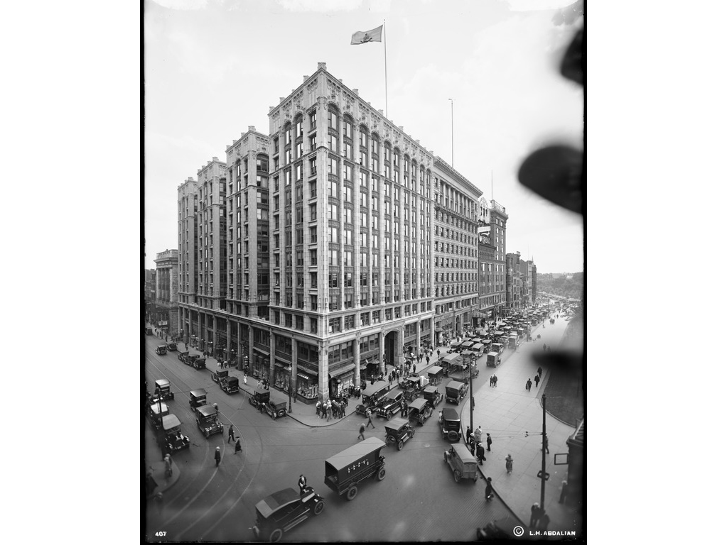 The Little Building from July 1920 (Photograph by Leon H. Abdalian in Boston Public Library Archives)