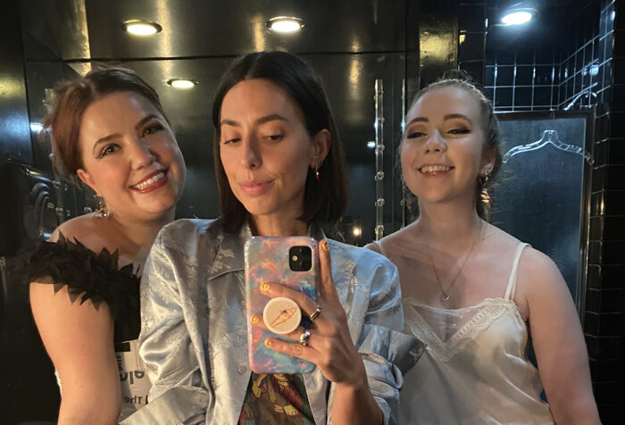 alyssa devries, jade catta-preta and sarah manners take a selfie in a mirror