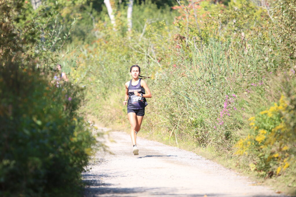 Yasmine Defne Dadikhi running