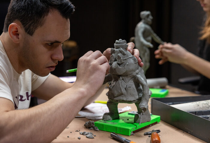 Michael Greene sculpts Wadsworth