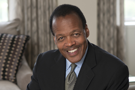 Headshot of Lee Pelton